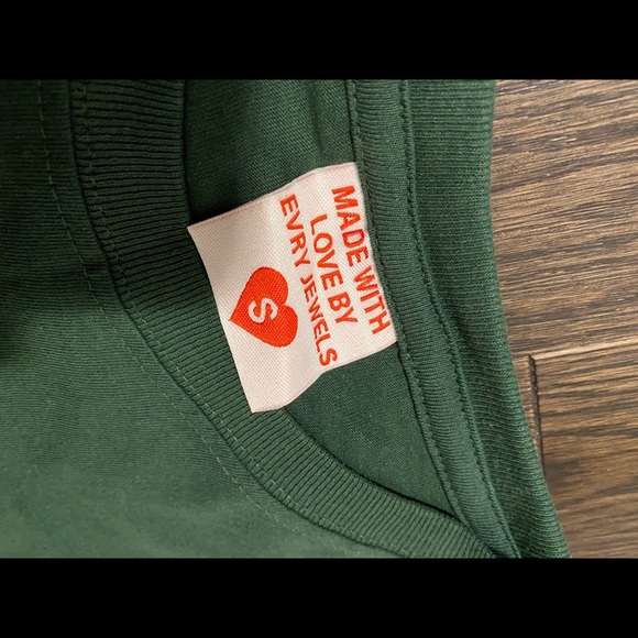 EVRY JEWELS baby tee! - Picture 3 of 4